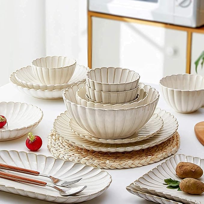 26 Pcs Dinnerware Sets, Porcelain Tableware Set with Plates and Bowls, White Ceramic Dinner Set for Home Kitchen and Dinning, Microwave and Dishwasher Safe, Service (White 18pcs)